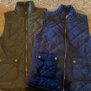EUC Lot of 2 Zip-up Puffer Vests Blue and Olive Green with gold hardware sz Med